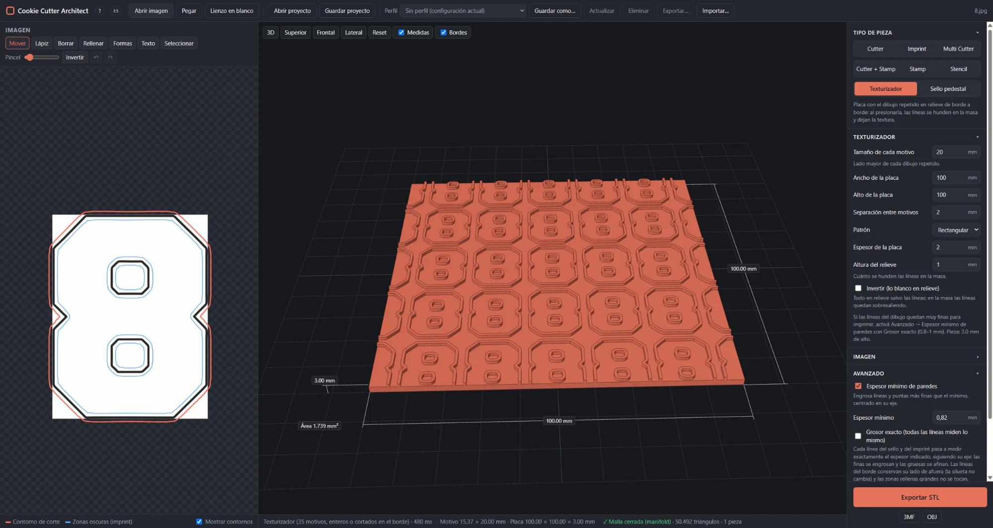 Modo Texturizador: placa de 100 × 100 mm con el número 8 repetido en relieve.